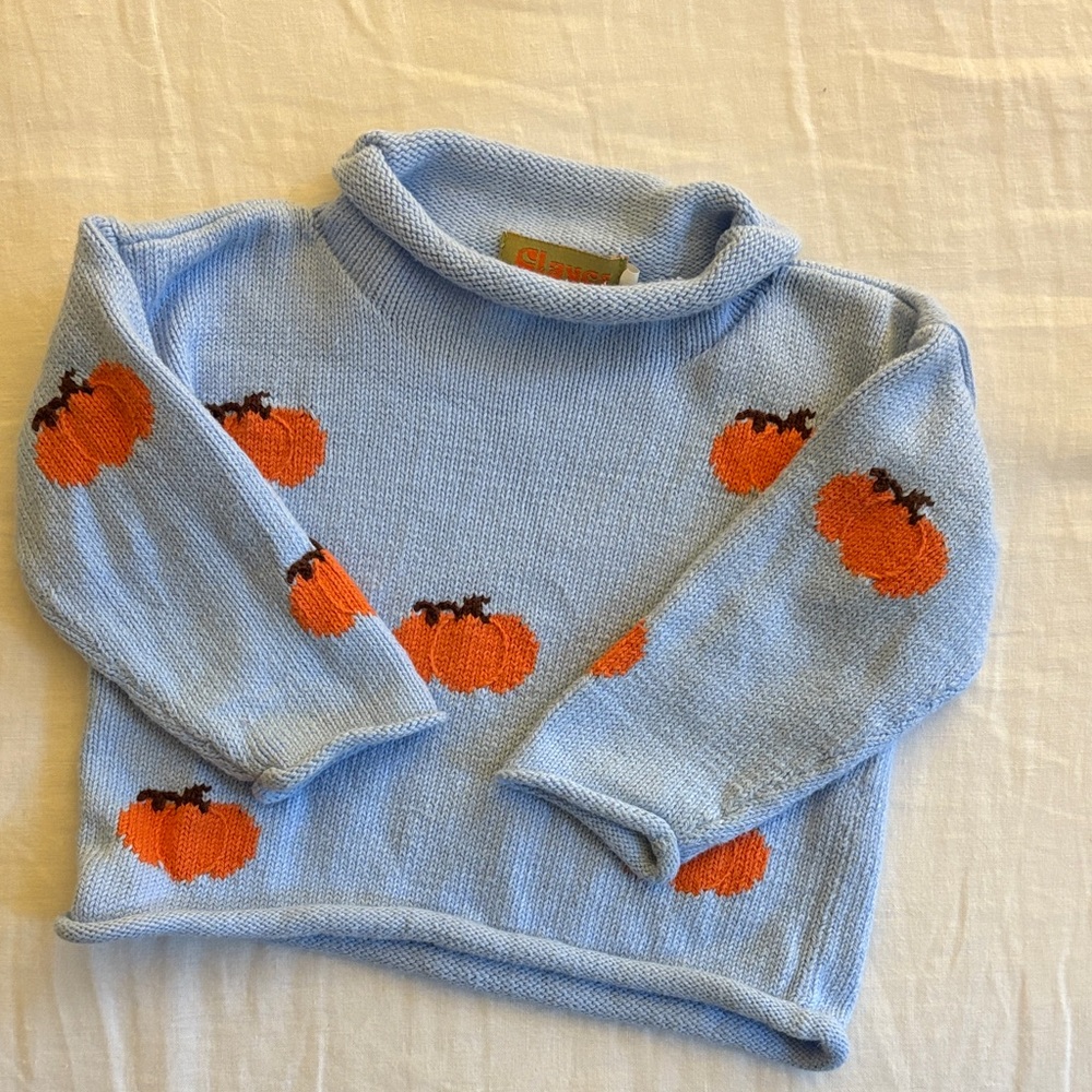 Claver Sweater - Pumpkins on Light Blue